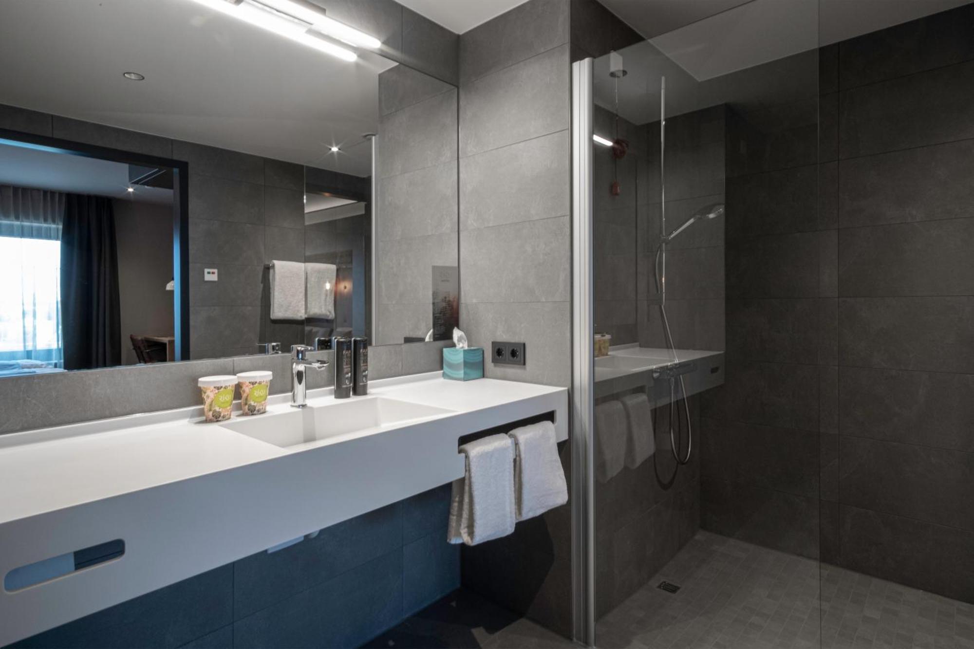 Riku Hotel Ρόιτλινγκεν Εξωτερικό φωτογραφία