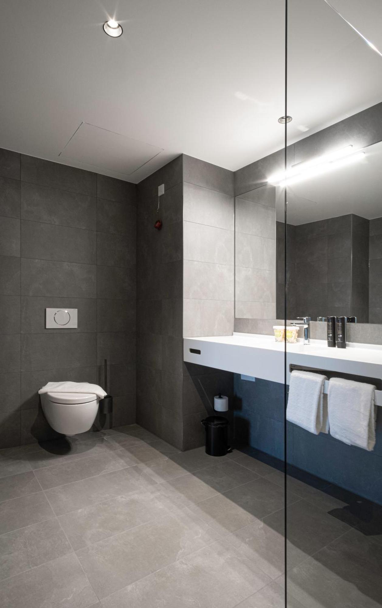 Riku Hotel Ρόιτλινγκεν Εξωτερικό φωτογραφία