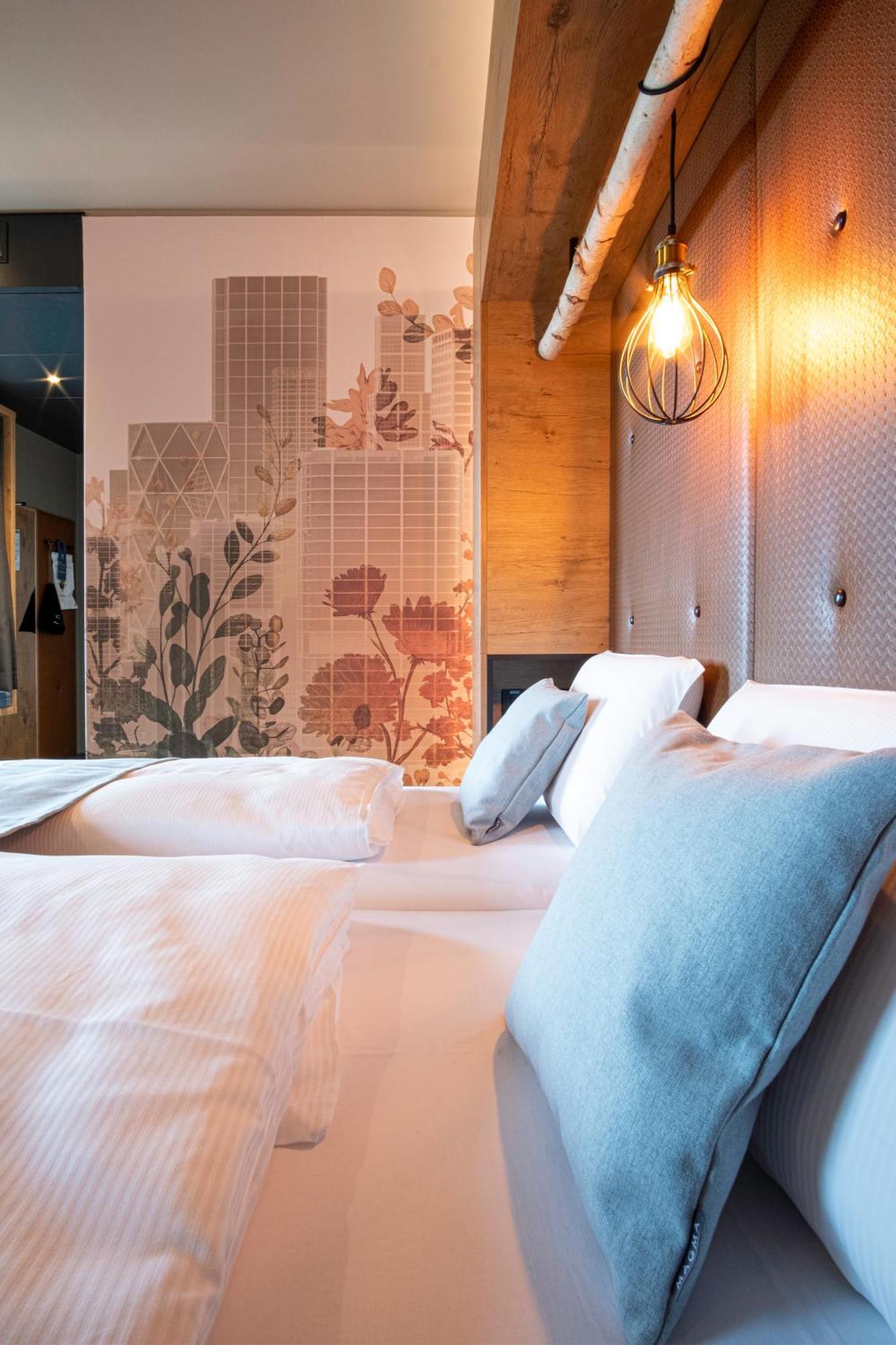 Riku Hotel Ρόιτλινγκεν Εξωτερικό φωτογραφία